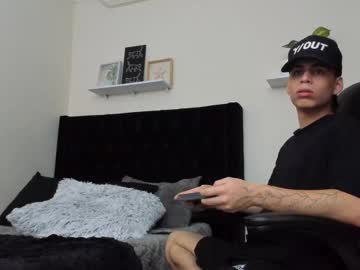 See Dante_restrepo online Now @ fap.tw