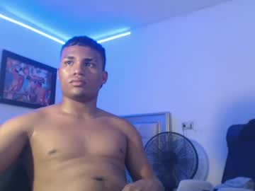 See Demol_latin online Now @ fap.tw