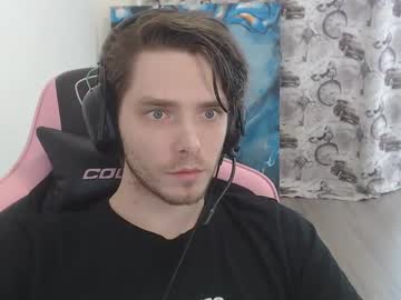 See Dmitryromanov online Now @ fap.tw