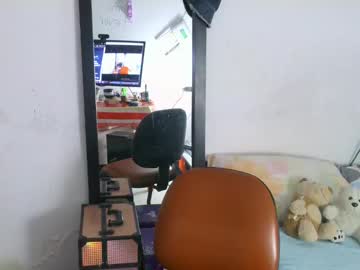 See Drake_the_kingmaster online Now @ fap.tw