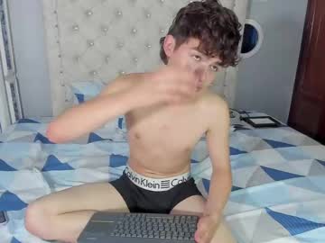See Dylan_scott__ online Now @ fap.tw