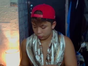 See Edrianburca052 online Now @ fap.tw