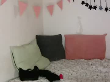 See Effa__laska online Now @ fap.tw