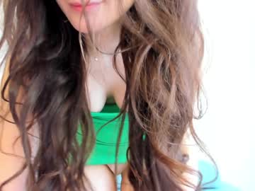 See Elaanna online Now @ fap.tw