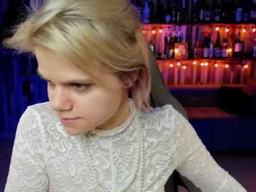 See Elliemurler online Now @ fap.tw