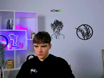 See Emil_lucky online Now @ fap.tw