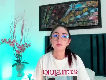 See Emilyywatson online Now @ fap.tw