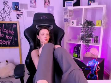 See Emmakeam_ online Now @ fap.tw