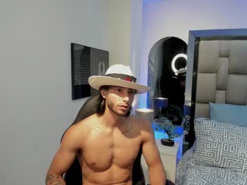 See Emmet_collins online Now @ fap.tw