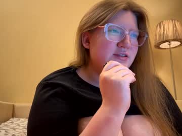 See Fiechenh online Now @ fap.tw