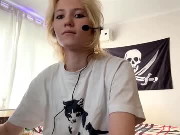 See Flairgaff online Now @ fap.tw