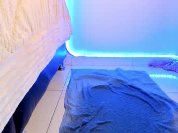 See Flylia_ online Now @ fap.tw