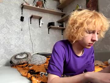 See Fred_bucks online Now @ fap.tw