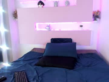 See Gal_winehouse online Now @ fap.tw