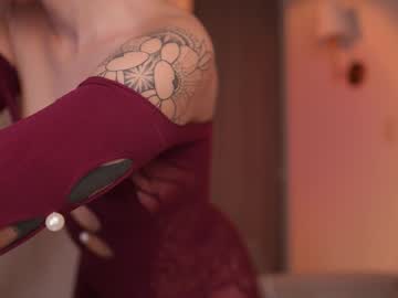 See Gigilee_ online Now @ fap.tw