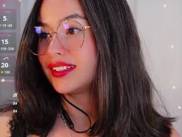 See Hearmymoans_18 online Now @ fap.tw