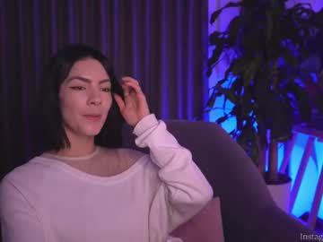 See Hollylinder_ online Now @ fap.tw