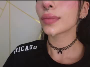 See Hollyxx_ online Now @ fap.tw