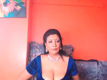See Indiansarika65 online Now @ fap.tw