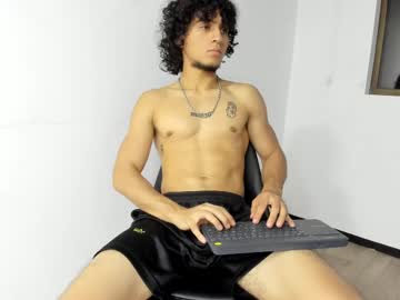 See Jackestaylor online Now @ fap.tw