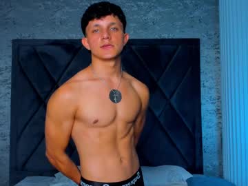 See Jamesgolden_ online Now @ fap.tw