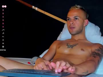 See Jeremmy_5_ online Now @ fap.tw