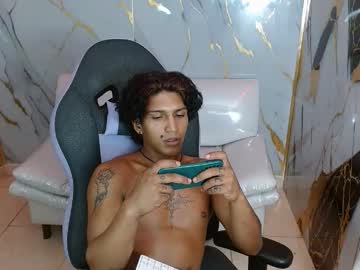See Jhon_cooper18 online Now @ fap.tw