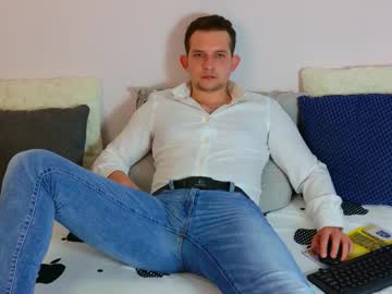 See Jimmy_doss online Now @ fap.tw
