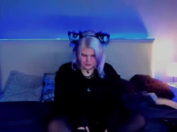 See Joannlowe online Now @ fap.tw