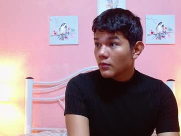 See Johan_fox1 online Now @ fap.tw