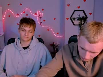 See John_lik online Now @ fap.tw