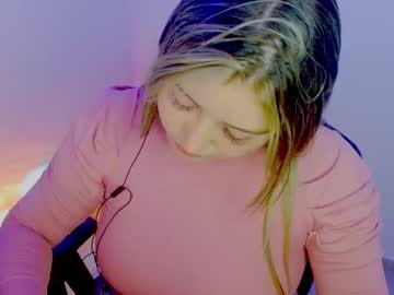 See Juli_69 online Now @ fap.tw