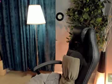 See Juliamoss online Now @ fap.tw