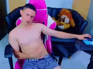 See Julian_miranda online Now @ fap.tw