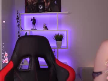 See Just_emmy online Now @ fap.tw