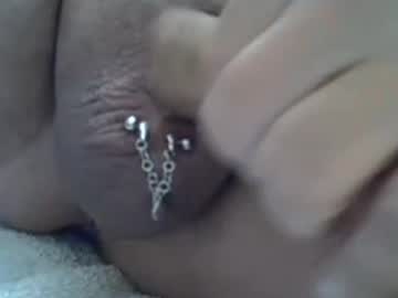 See Kangarooh66 online Now @ fap.tw