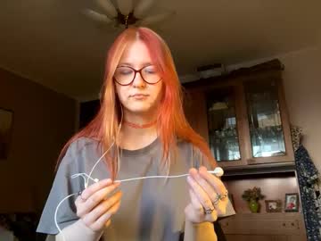 See Karinamuccia online Now @ fap.tw