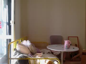 See Katie_deville online Now @ fap.tw