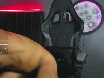 See Khriss_brown online Now @ fap.tw