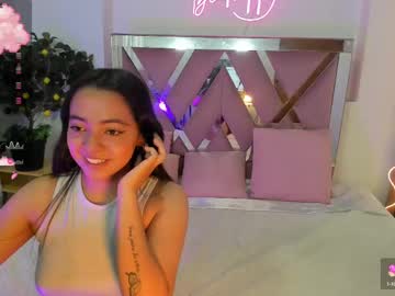 See Laraa_tay online Now @ fap.tw