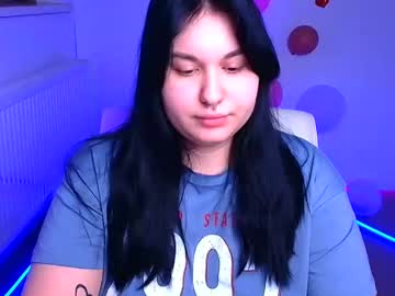 See Lini_mur online Now @ fap.tw