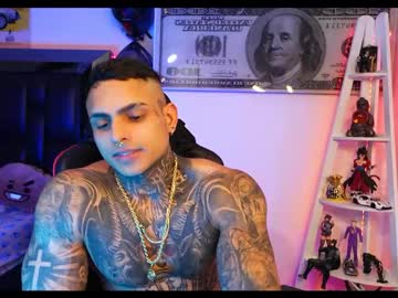 See Logan_hugh8 online Now @ fap.tw