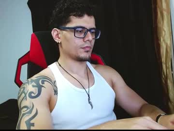 See Loganandrwz online Now @ fap.tw