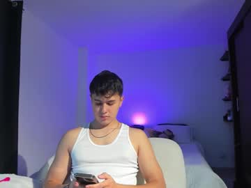 See Louis_sae online Now @ fap.tw
