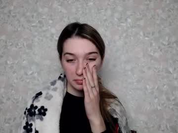 See Lucyree63 online Now @ fap.tw