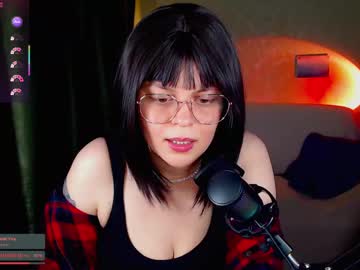 See Lucywmiller online Now @ fap.tw
