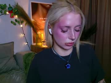 See Lumlue online Now @ fap.tw