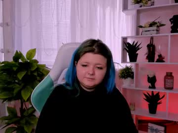 See Lunaar_ online Now @ fap.tw