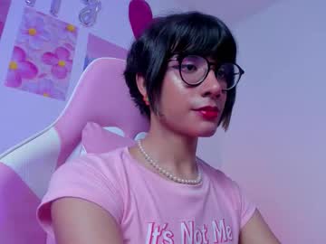 See Madeline_21 online Now @ fap.tw