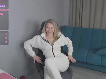 See Marysantamonika online Now @ fap.tw
